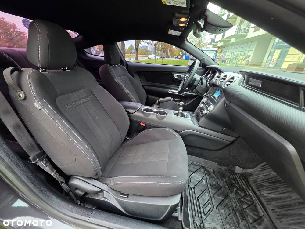 Ford Mustang 2.3 Eco Boost - 30