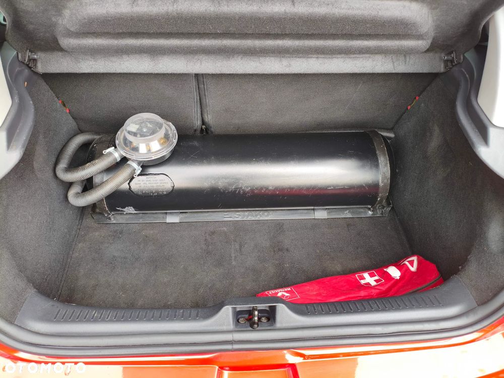 Renault Clio 1.2 16V Limited - 21