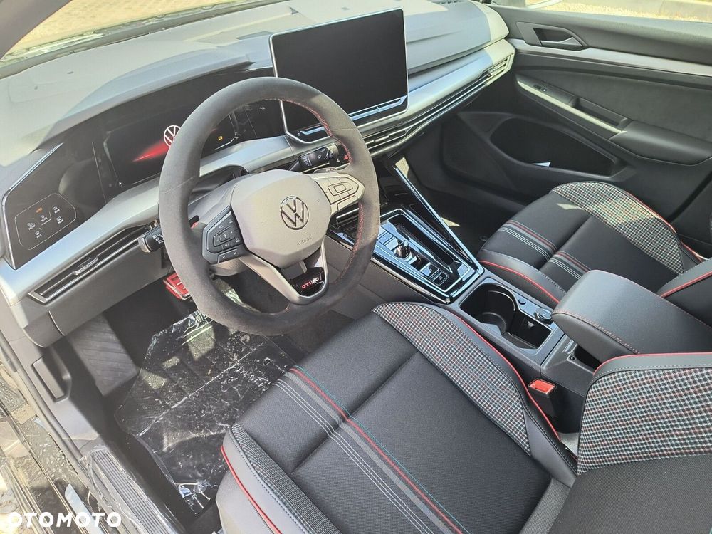 Volkswagen Golf - 10