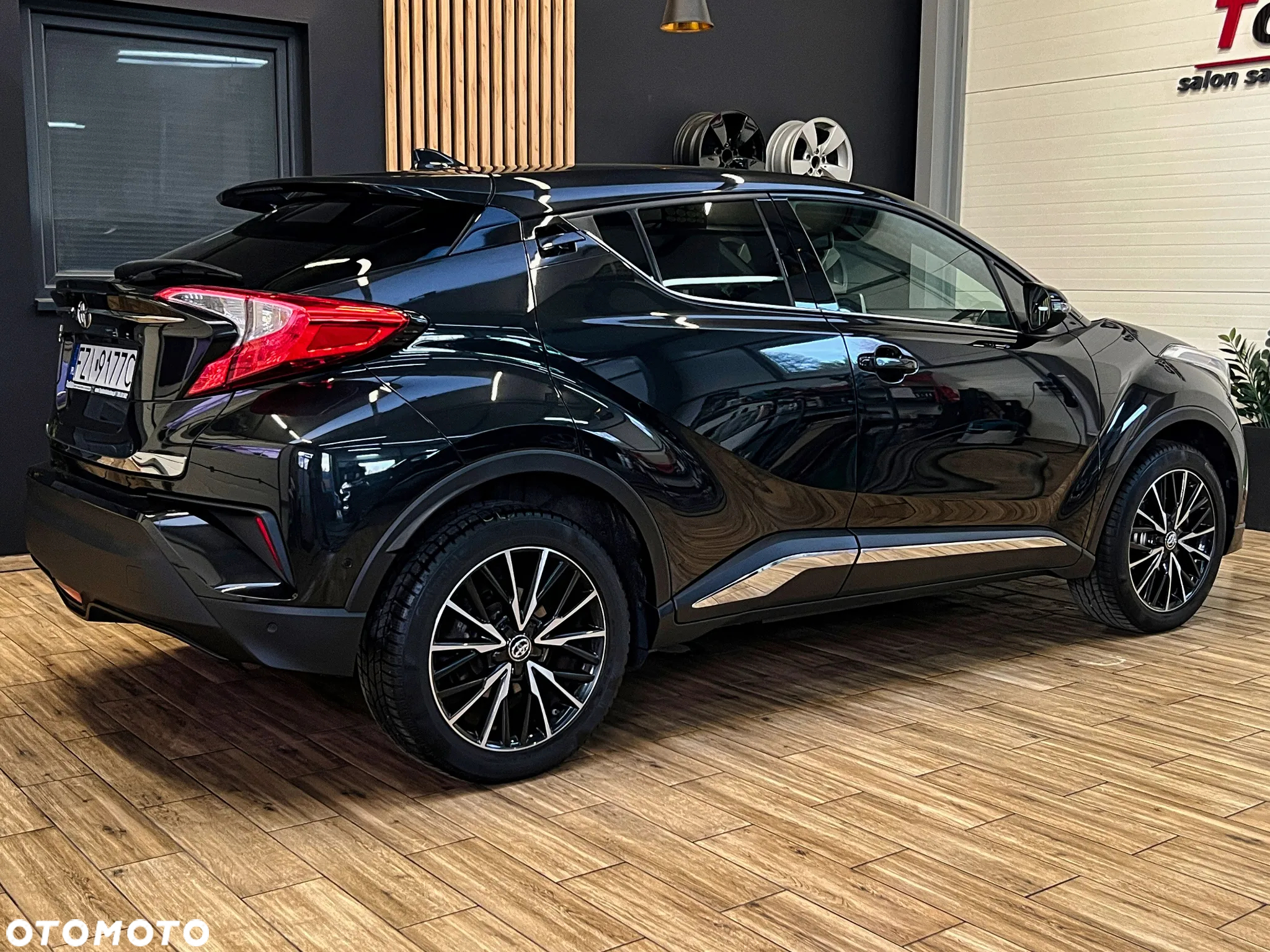 Toyota C-HR 1.2 T Premium - 6