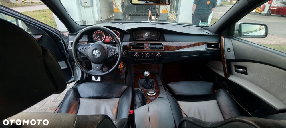BMW Seria 5 525xi - 6