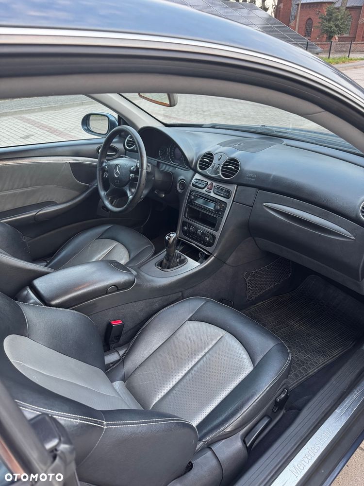 Mercedes-Benz CLK 270 CDI Avantgarde - 9