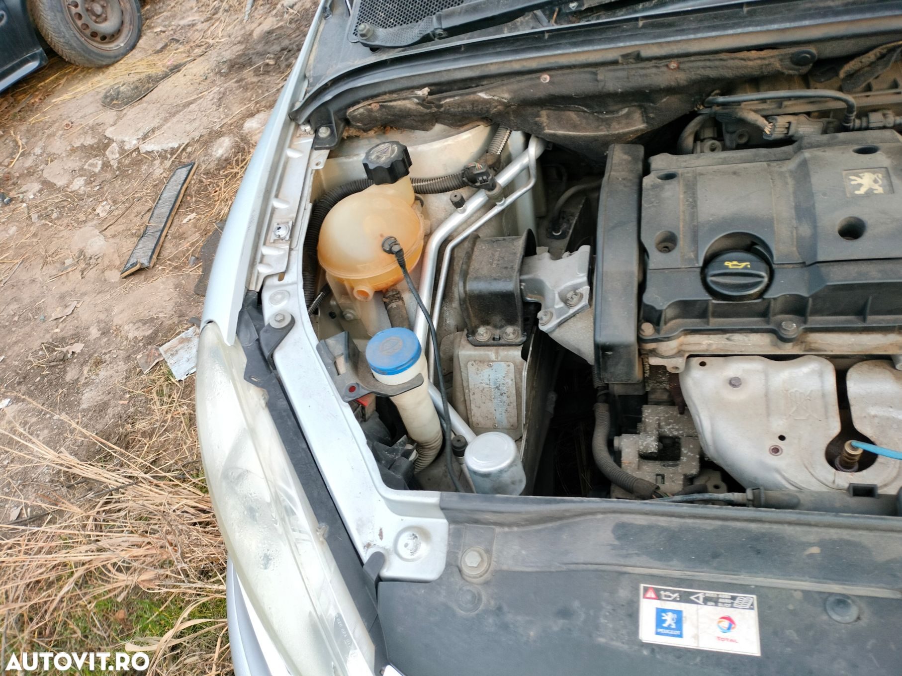 Dezmembrari  Peugeot 307  2000  > 0000 1.6 16V Benzina - 6