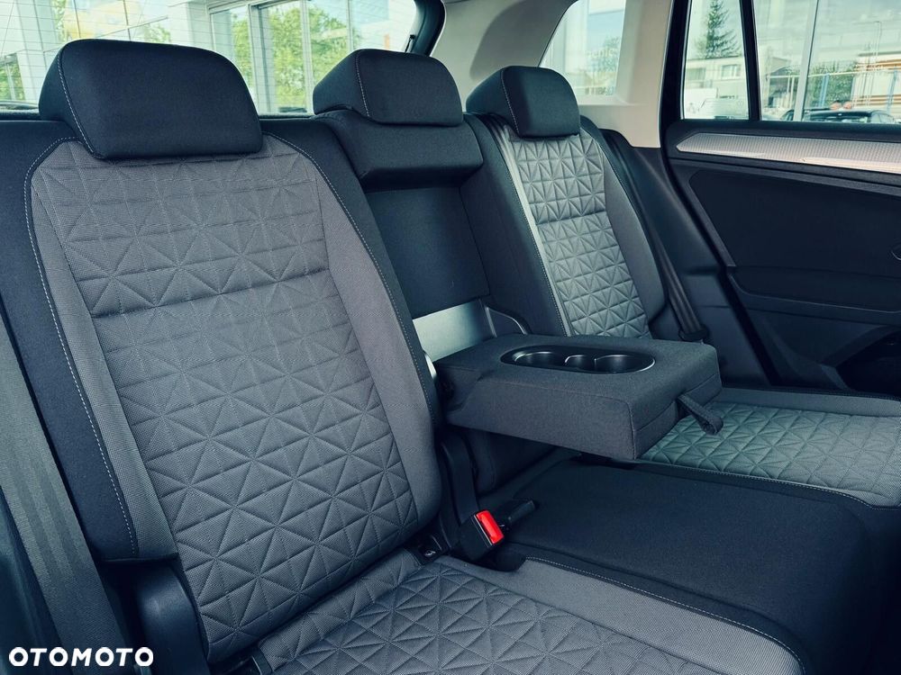 Volkswagen Tiguan - 19