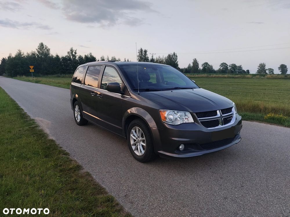 Dodge Grand Caravan - 4