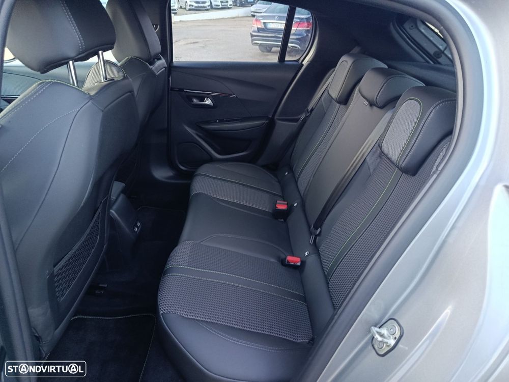 Peugeot e-208 50 kWh GT - 10