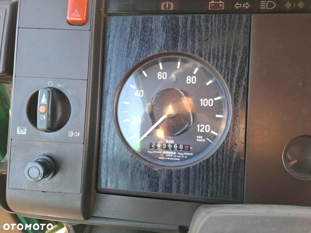 Mercedes-Benz 709D - 9
