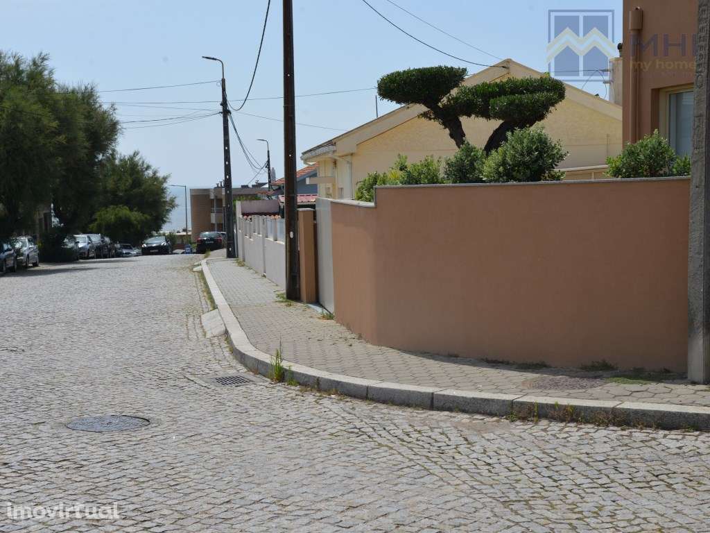 Excelente moradia Bifamiliar T3, a 100 metros da praia em Canidelo - Grande imagem: 2/60