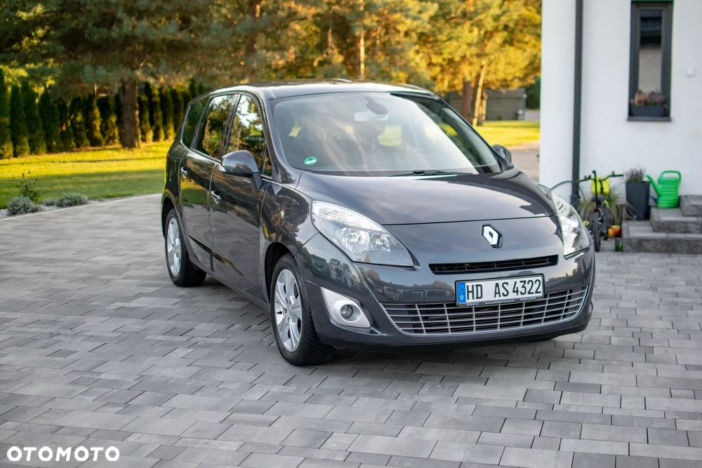 Renault Grand Scenic - 1