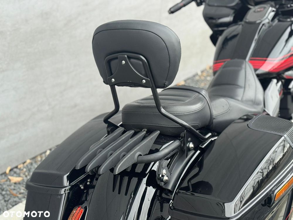 Harley-Davidson Touring Road Glide - 11