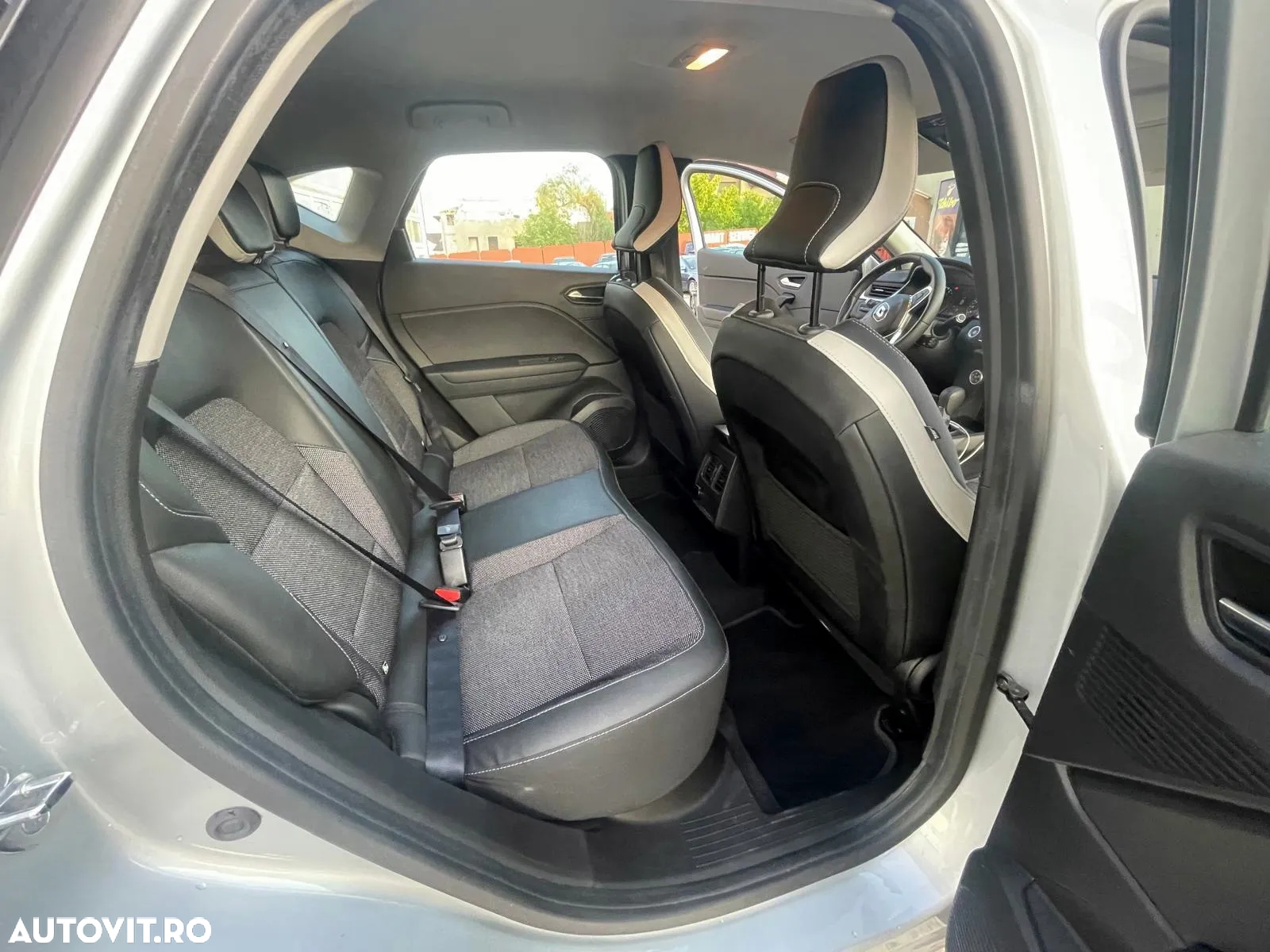 Renault Captur TCe Mild Hybrid 140 EDC GPF TECHNO - 9