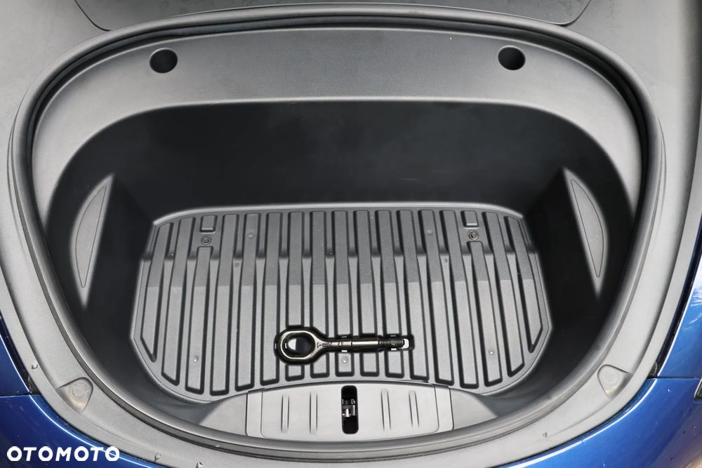 Tesla Model 3 RWD - 14