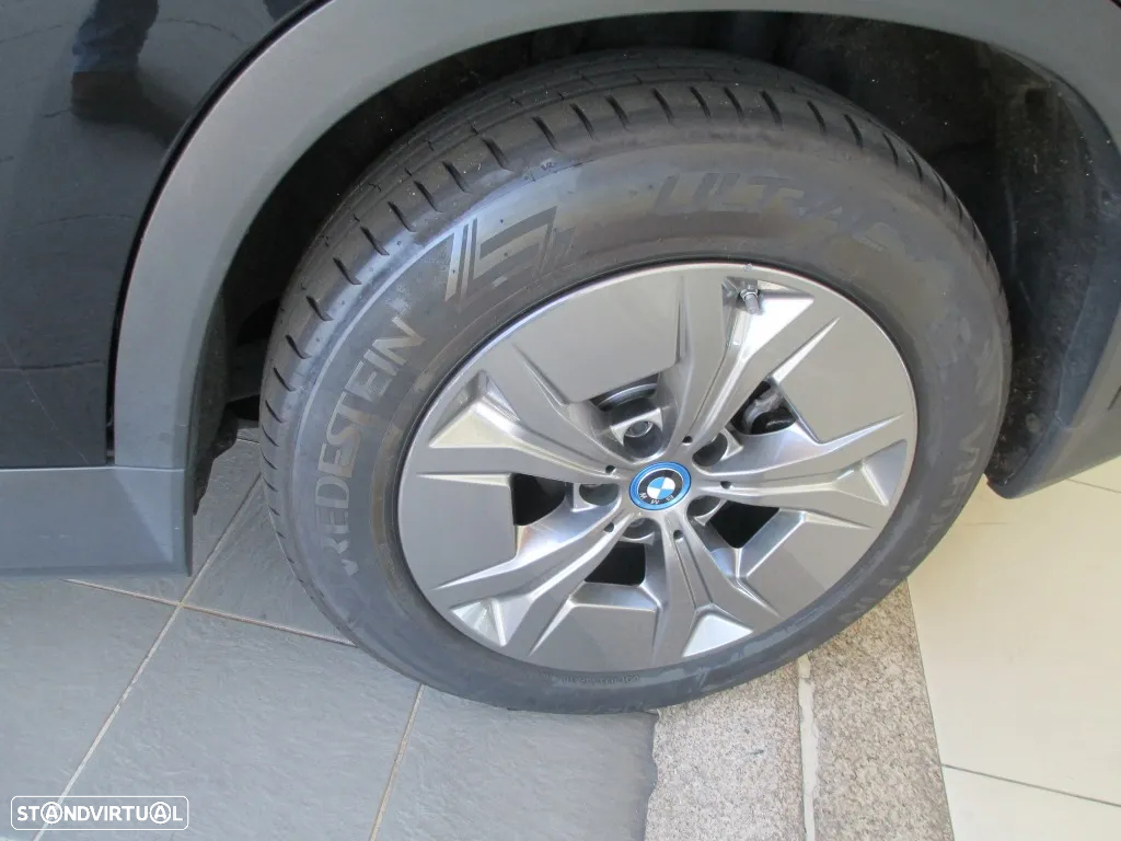 BMW iX1 xDrive30 - 13