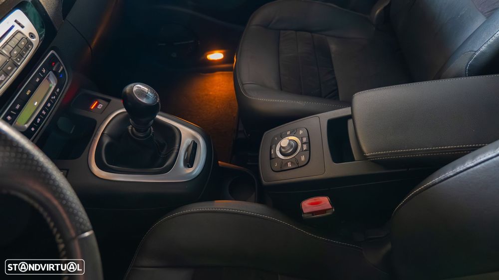 Renault Grand Scénic 1.6 dCi Bose Edition SS - 19