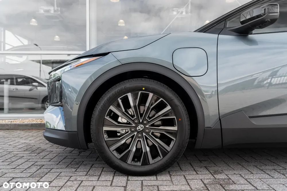 Toyota C-HR+ - 13