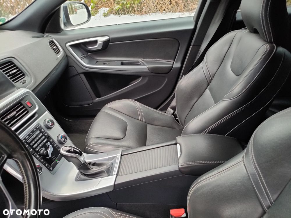 Volvo V60 D4 Geartronic Summum - 26