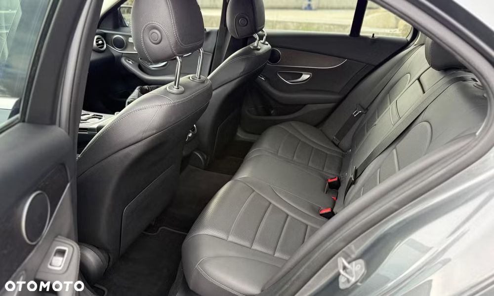 Mercedes-Benz Klasa C 300 9G-TRONIC Edition - 12