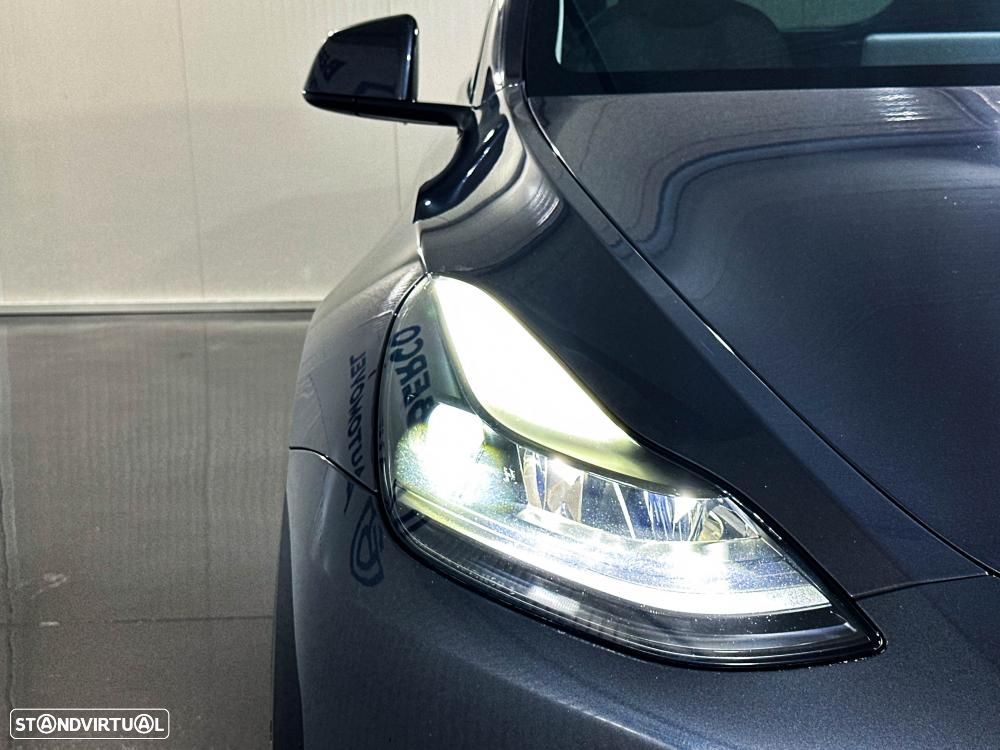 Tesla Model Y Long Range Dual Motor AWD - 14