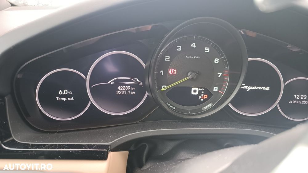 Porsche Cayenne Standard - 9