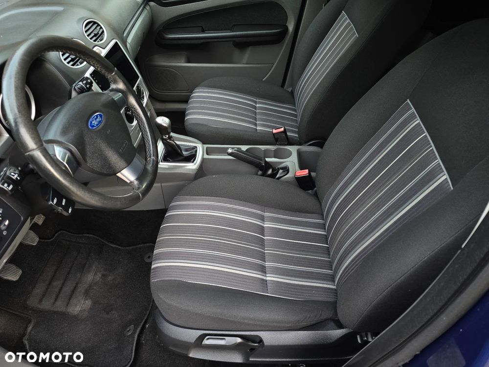 Ford Focus 1.6 16V Titanium - 21