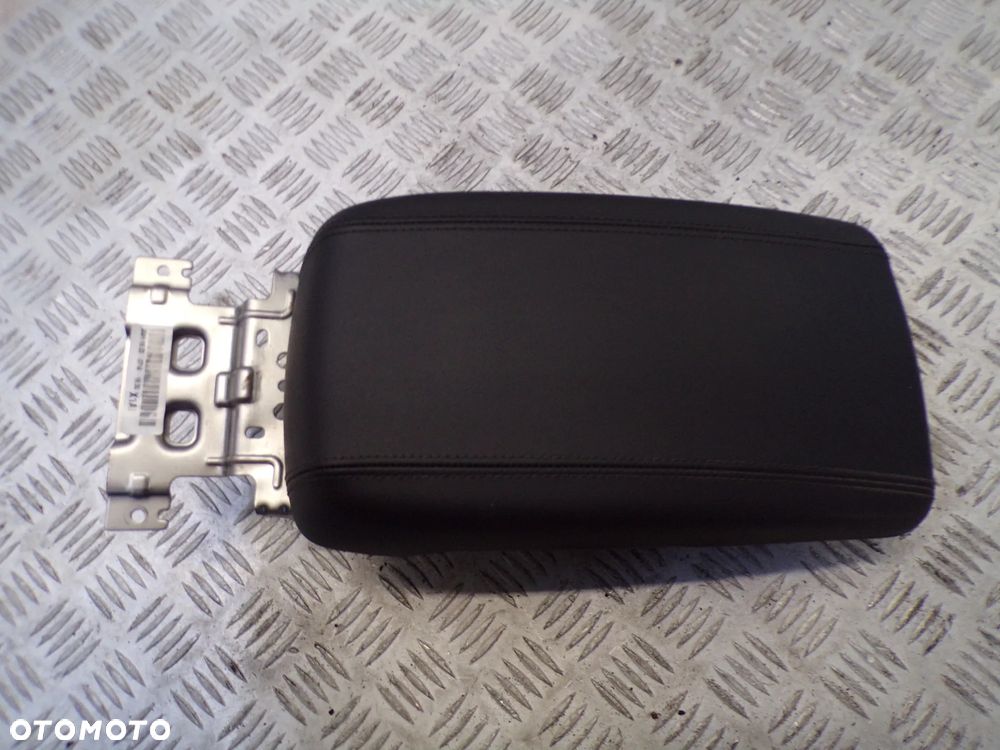 PODŁOKIETNIK SSANGYONG TIVOLI - 1