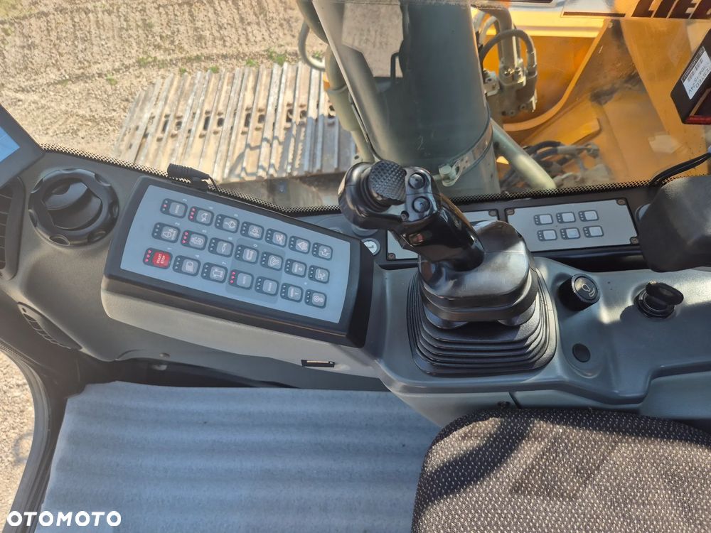 Liebherr R922 LC - 10