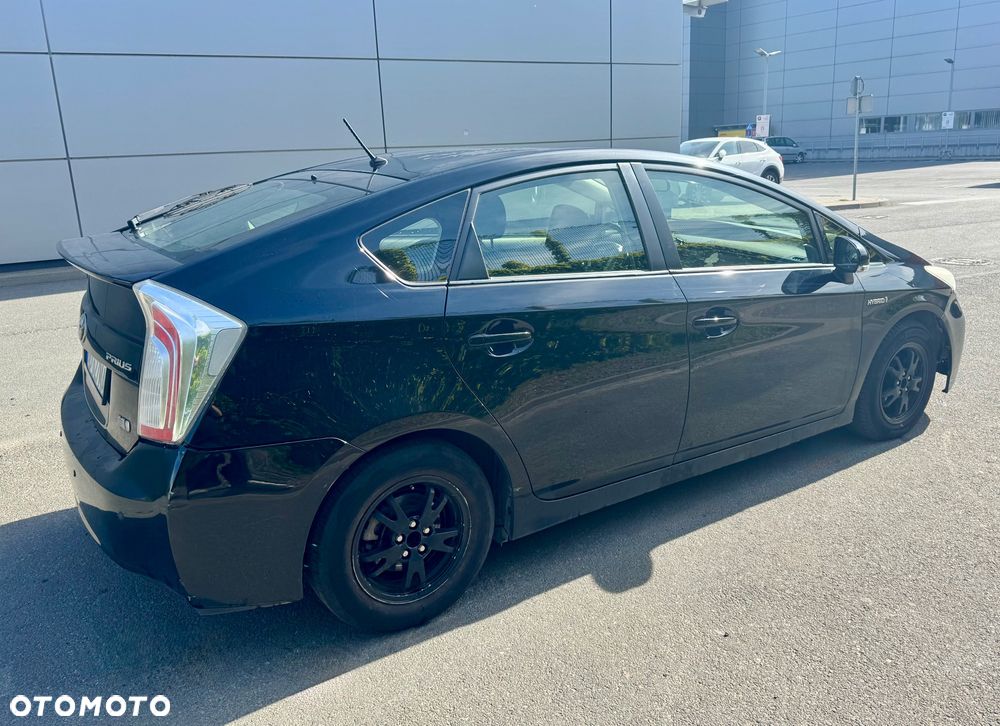 Toyota Prius - 4