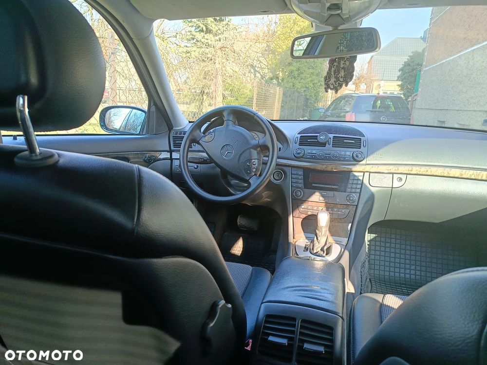 Mercedes-Benz Klasa E 240 4Matic Avantgarde - 3