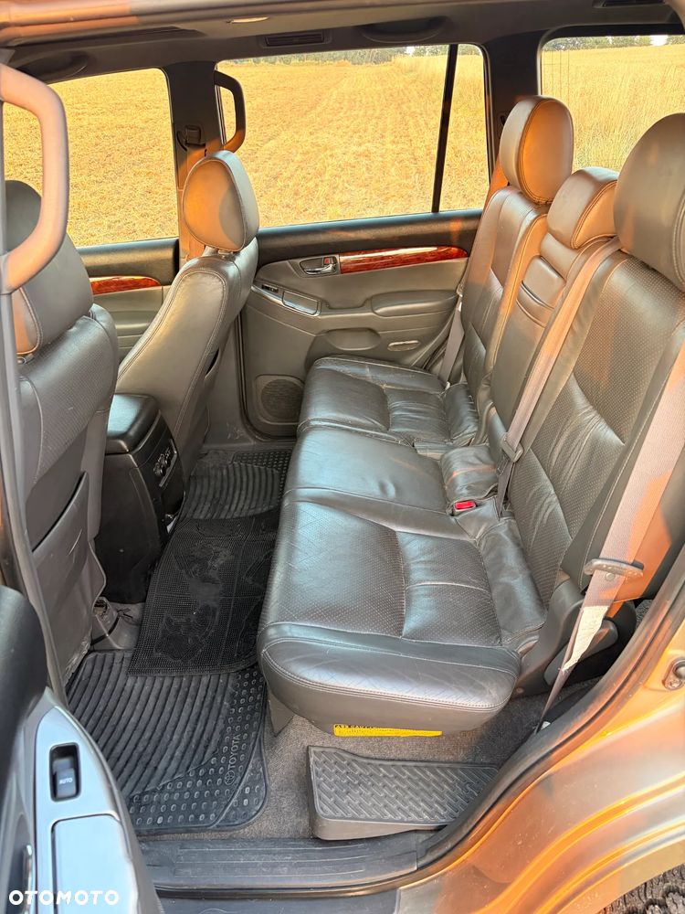 Toyota Land Cruiser - 25