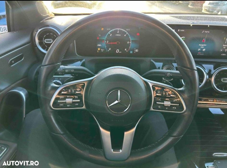 Mercedes-Benz A 180 d 7G-DCT - 8