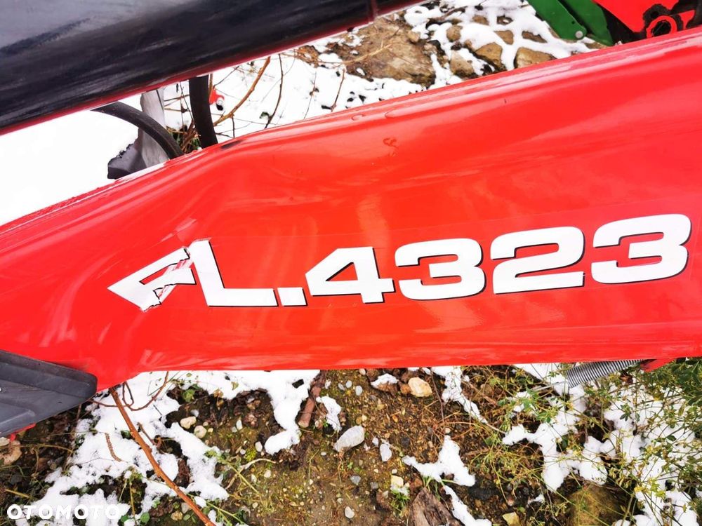 Blok hydrauliczny ładowacza czołowego Massey Ferguson 4323 (Q6SDME) - 4