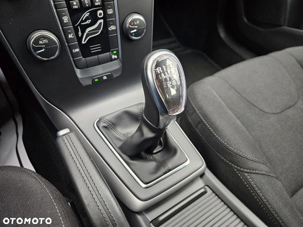 Volvo V40 D2 Momentum - 15