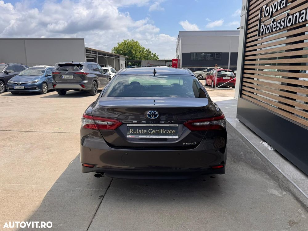 Toyota Camry 2.5 Exclusive - 6