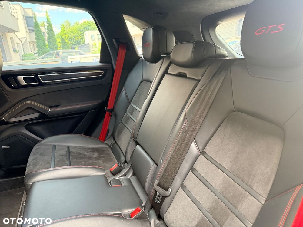 Porsche Cayenne GTS - 21