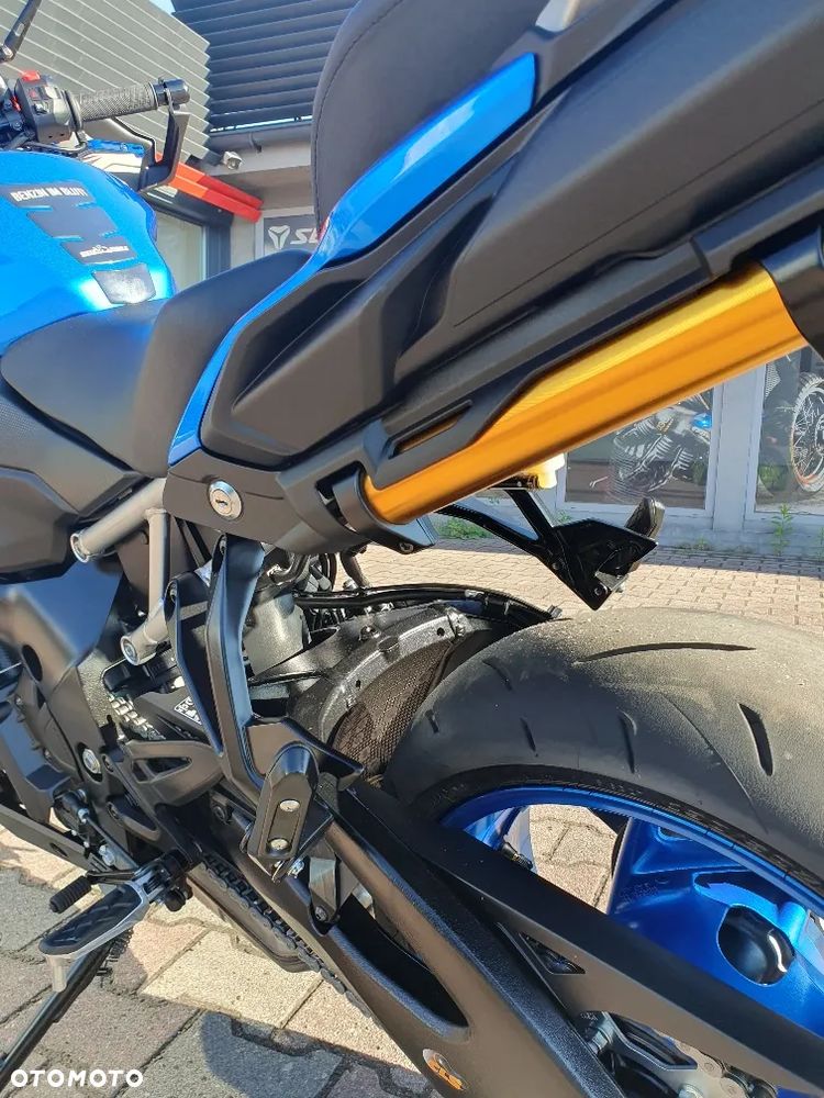 Suzuki GSX - 13