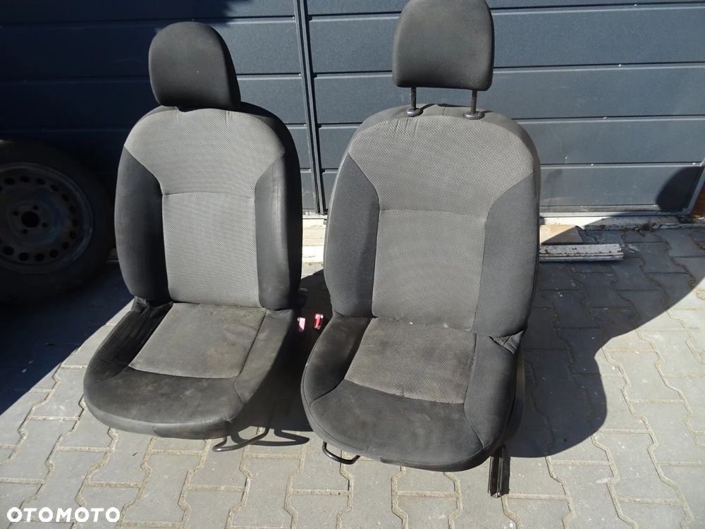 DACIA DOKKER FOTEL LEWY PRAWY KOMPLET CZESCI ROZNE PYTAC - 1