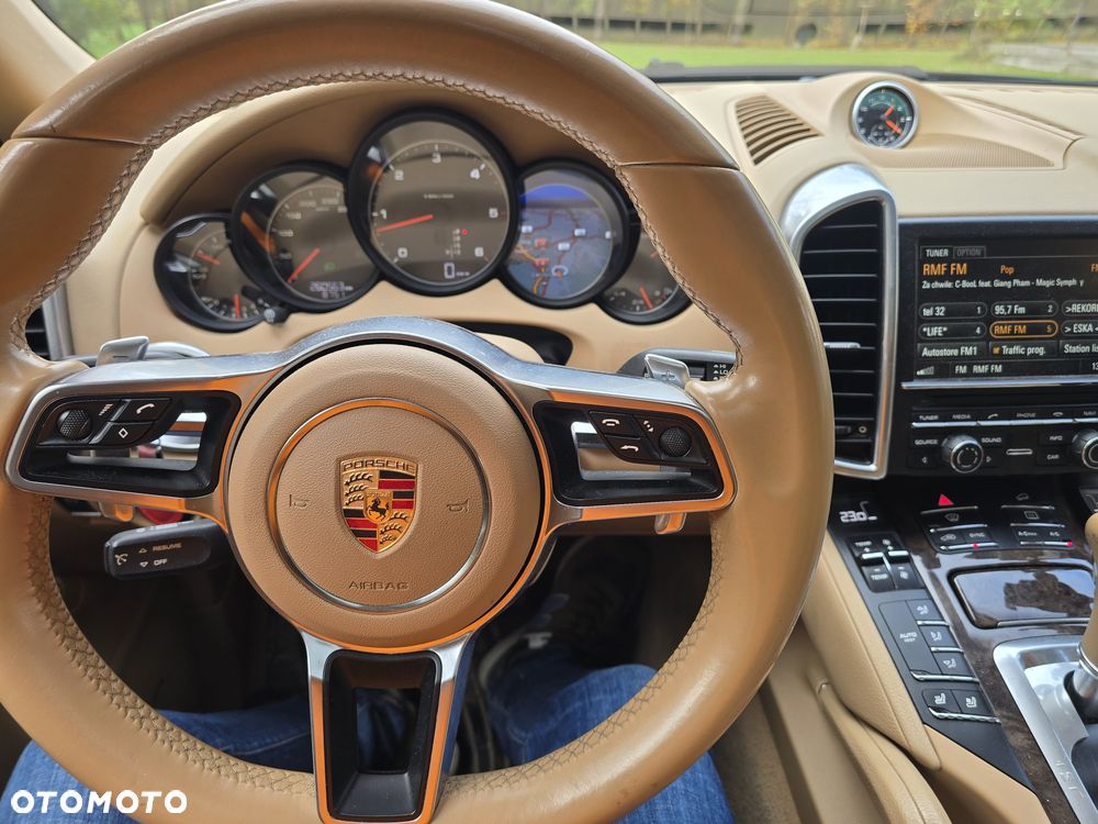 Porsche Cayenne - 3