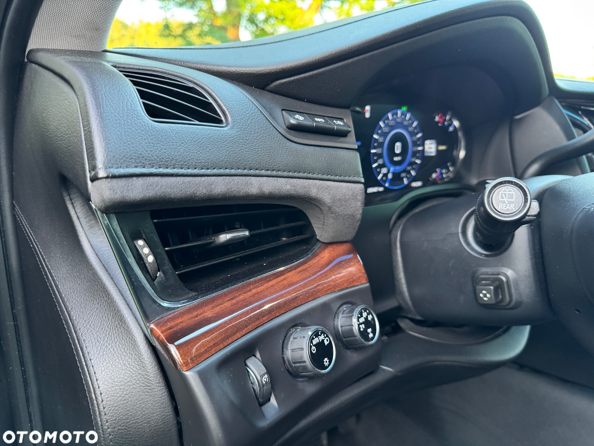 Cadillac Escalade 6.2 V8 AWD AT Premium - 21
