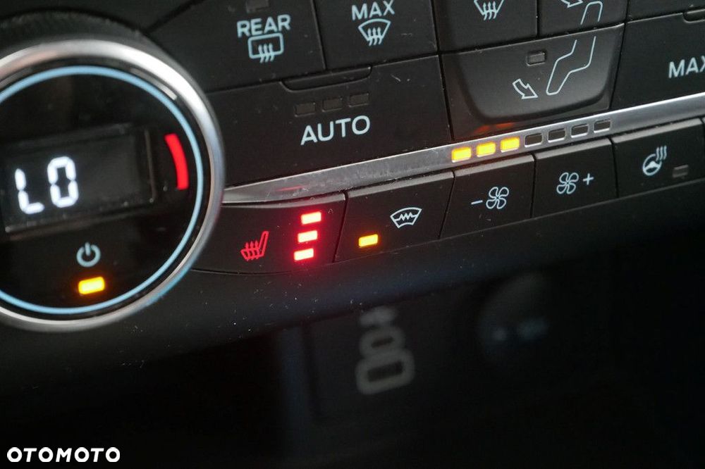 Ford Kuga - 28