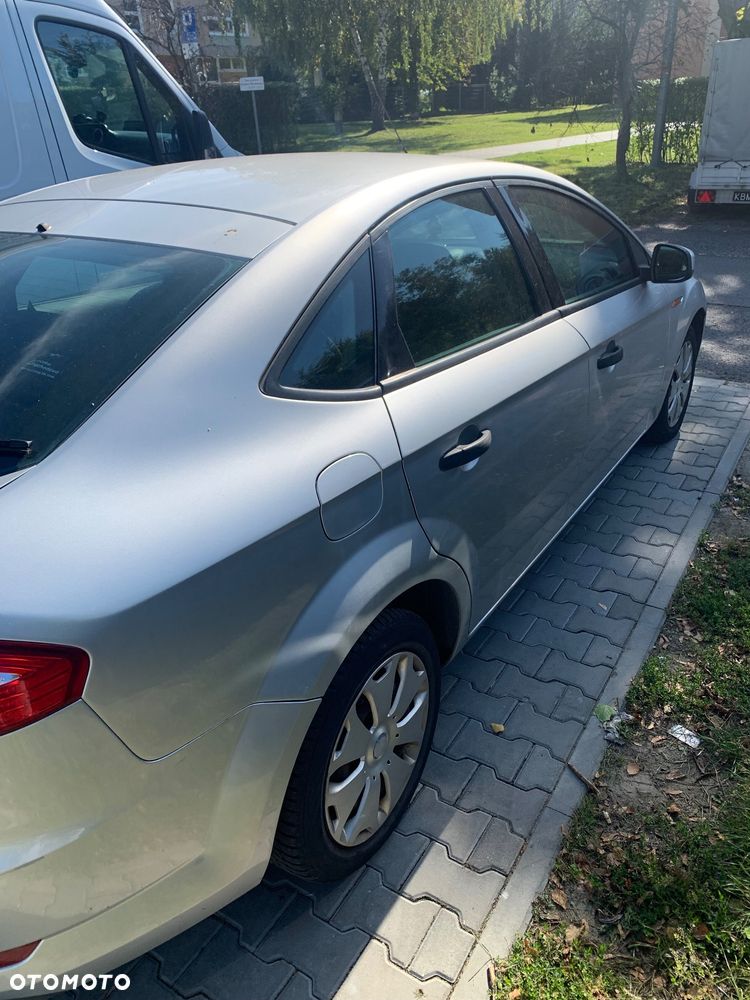 Ford Mondeo 2.0 TDCi Ambiente - 12