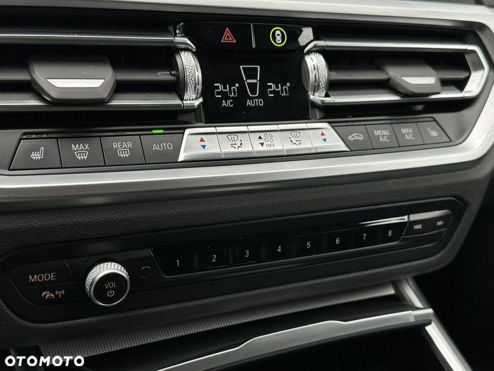 BMW Seria 3 330e PHEV M Sport - 25