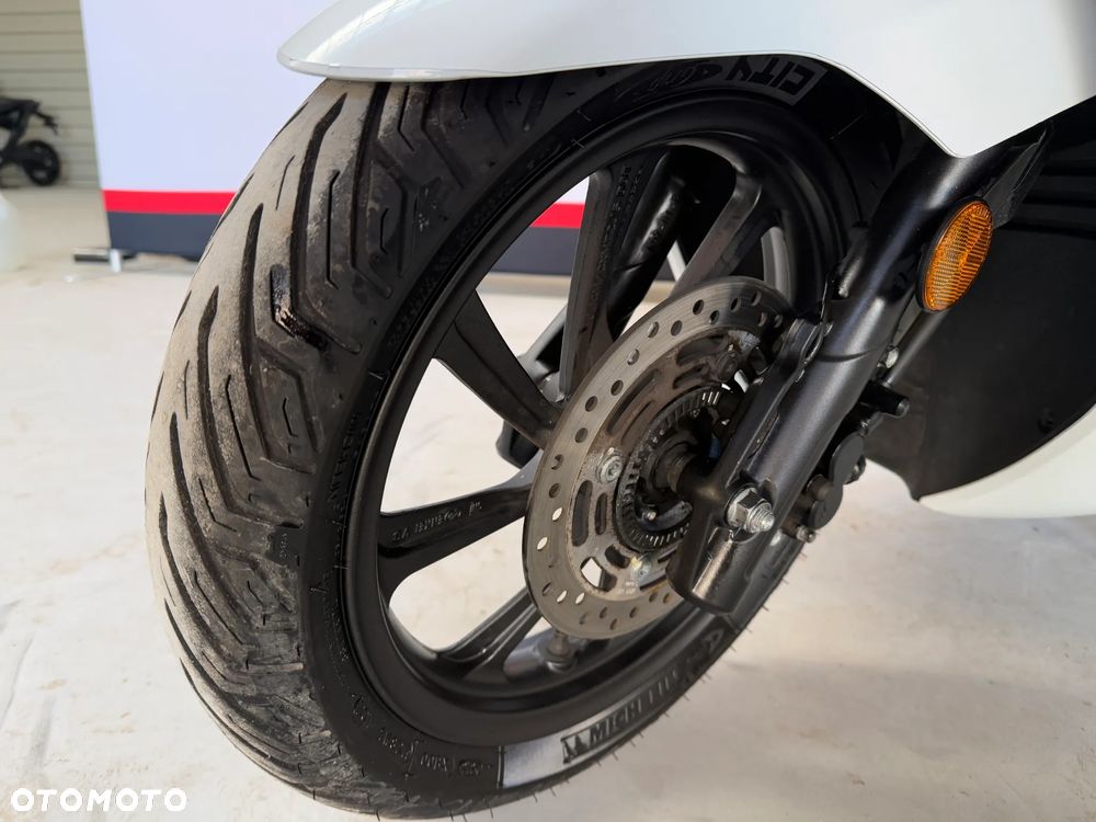 Honda PCX - 12