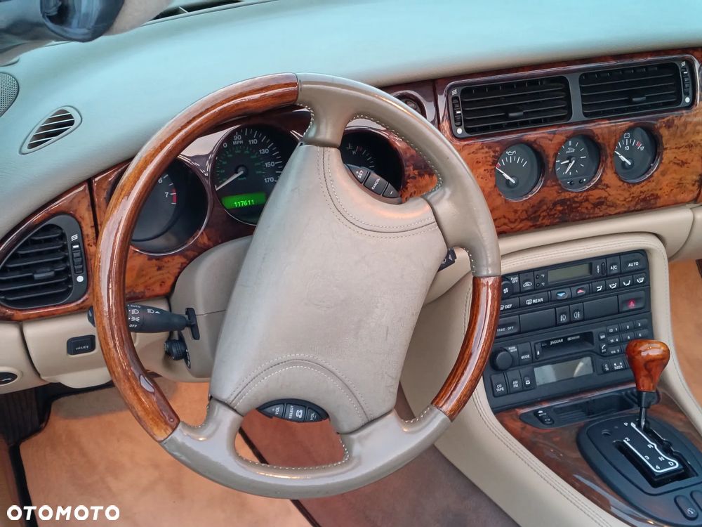Jaguar XK8 - 10
