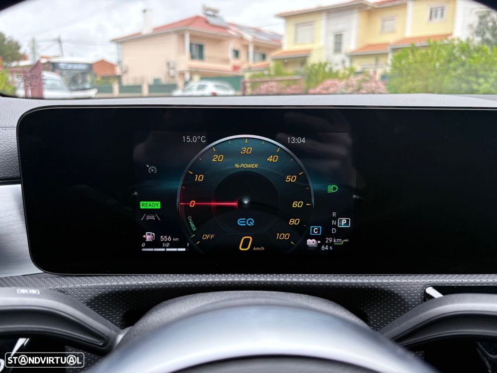 Mercedes-Benz A 250 Limousine e AMG Line - 40