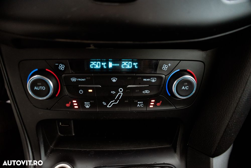 Ford Focus 1.0 EcoBoost Trend - 24