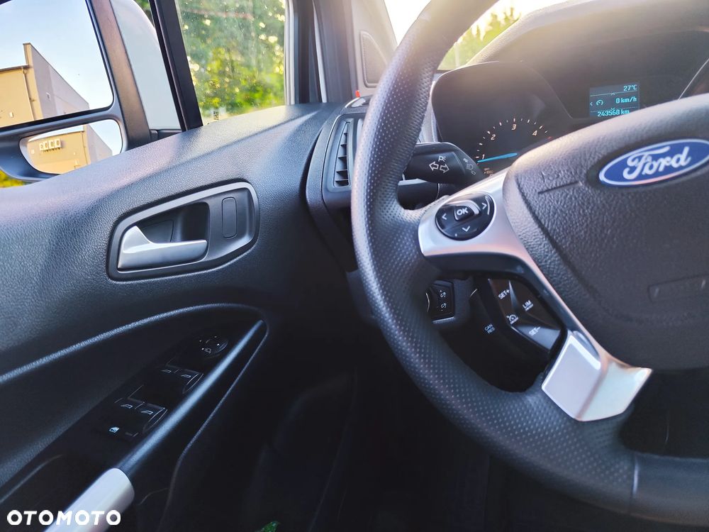 Ford Tourneo Connect Grand - 22