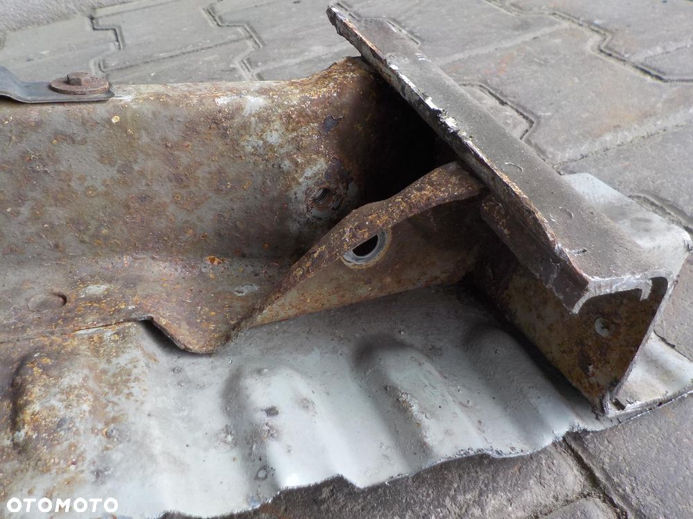VW T5 UCHWYT MOCOWANIE AMORTYZATORA TYŁ TYLNE PRAWE LEWE - 3