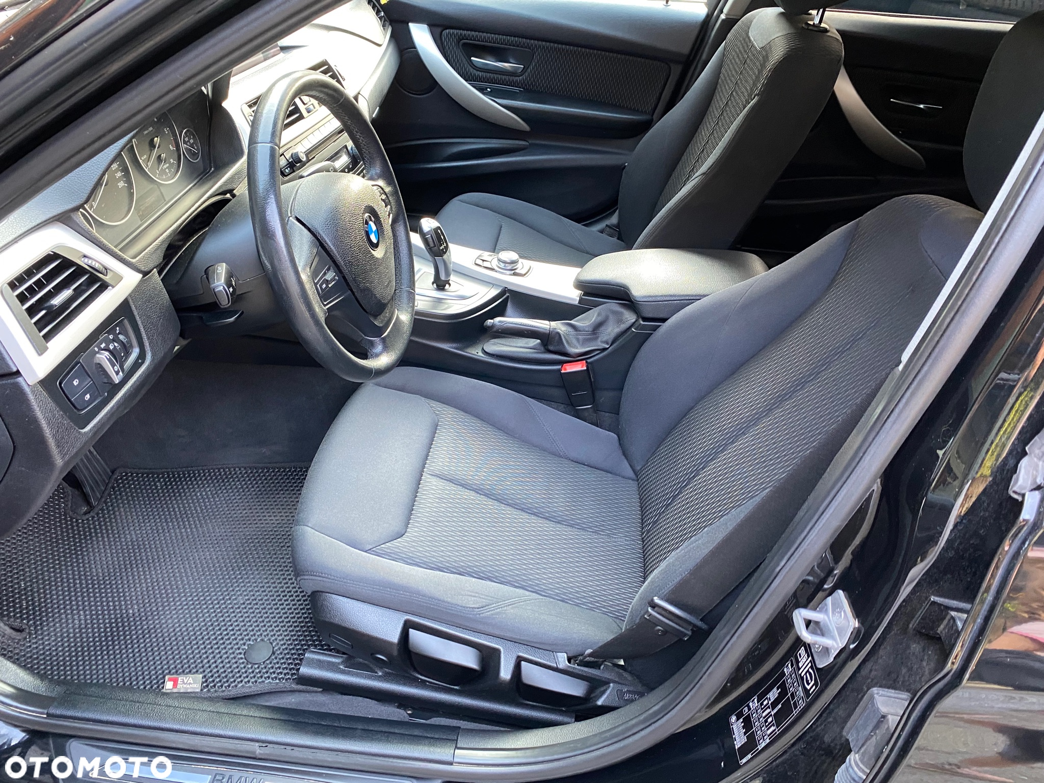 BMW Seria 3 318d Touring Modern Line - 9