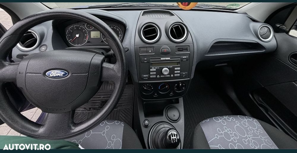 Ford Fiesta 1.3i Ambiente - 5