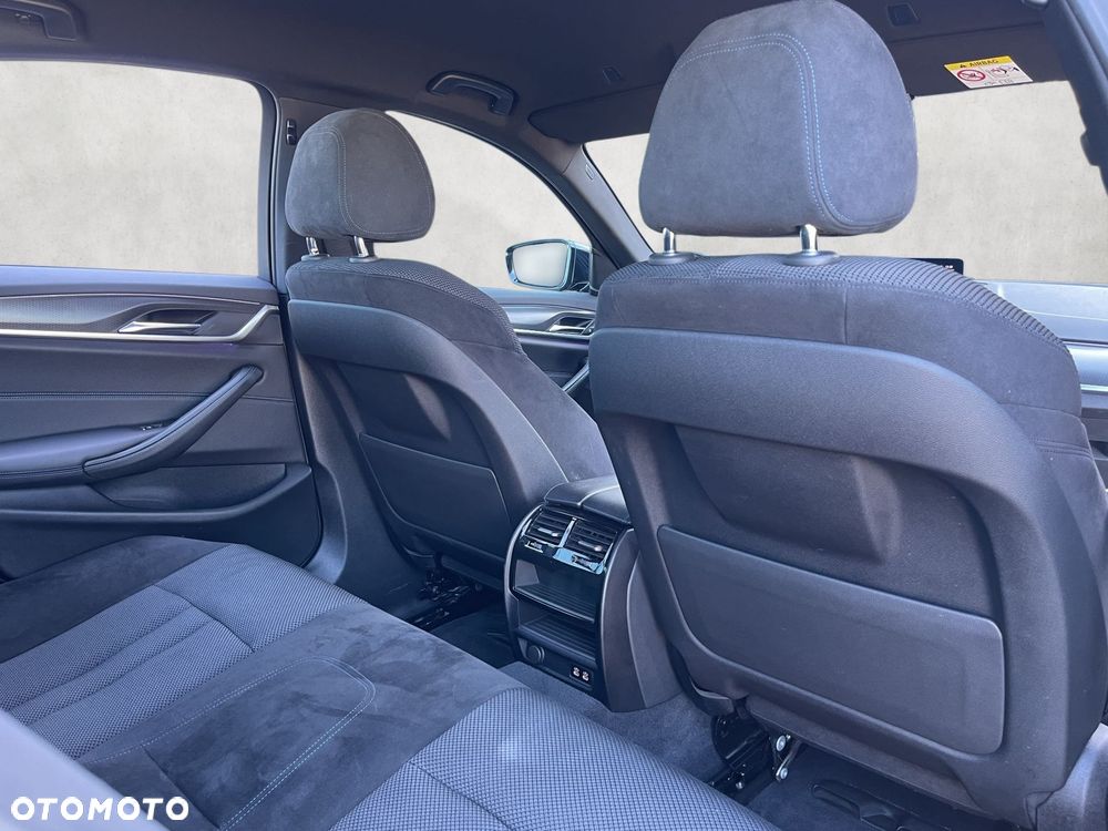 BMW Seria 5 530i GPF xDrive M Sport sport - 25